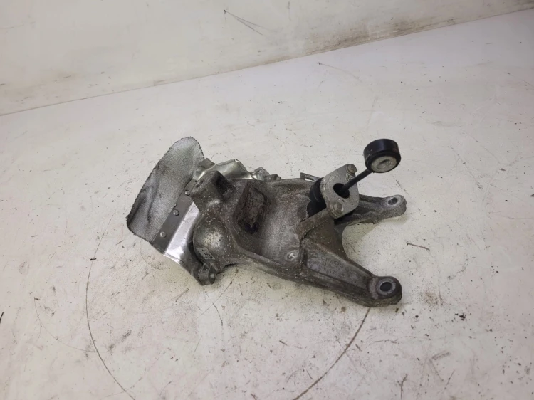ŁAPA SILNIKA PRAWA AUDI A4 B9 A5 4M0199308AD