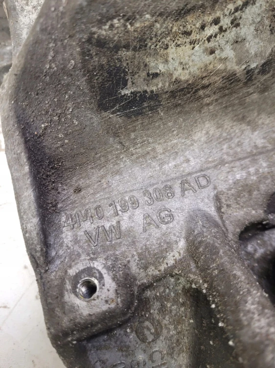 ŁAPA SILNIKA PRAWA AUDI A4 B9 A5 4M0199308AD