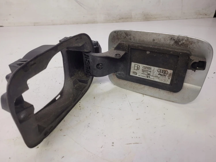 KLAPKA WLEWU PALIWA AUDI A4 B8 8K0809999D LX7W