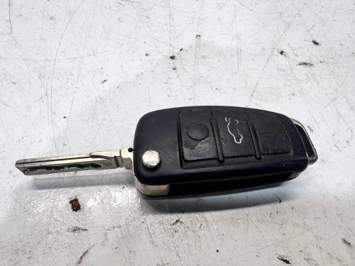 KLUCZYK PILOT SCYZORYK AUDI A6 C6 Q7 4F0837220D 6/25