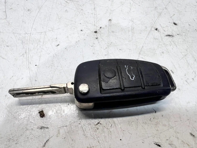 KLUCZYK PILOT SCYZORYK AUDI A6 C6 Q7 4F0837220D 6/25
