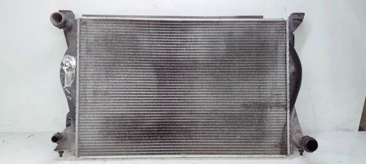 CHŁODNICA WODY 2.4 BDW AUDI A6 C6 4F0121251L