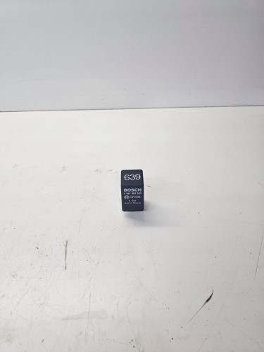 PRZEKAŹNIK ŚWIEC ŻAROWYCH AUDI VOLKSWAGEN SEAT SKODA 4E0907282A 639