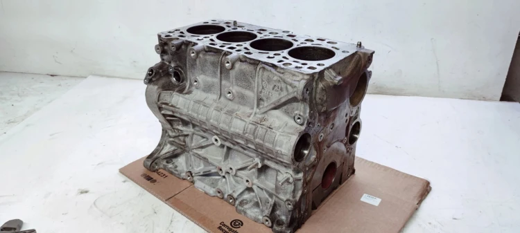 BLOK SILNIKA AUDI A6 C8 DFB 2.0 TDI 05L103023