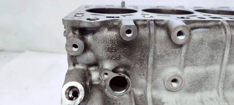 BLOK SILNIKA AUDI A6 C8 DFB 2.0 TDI 05L103023