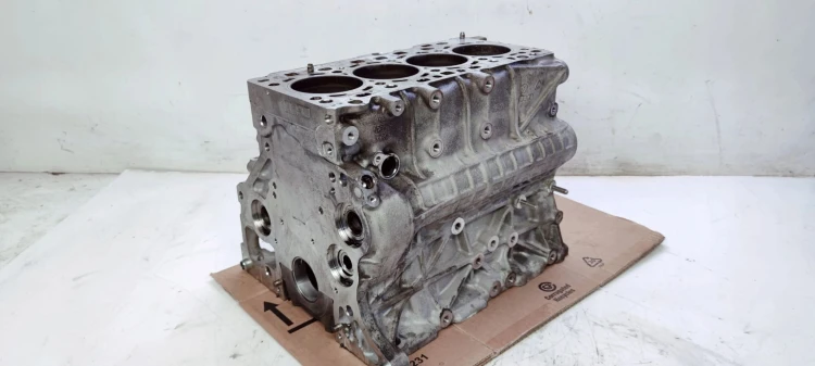 BLOK SILNIKA AUDI A6 C8 DFB 2.0 TDI 05L103023
