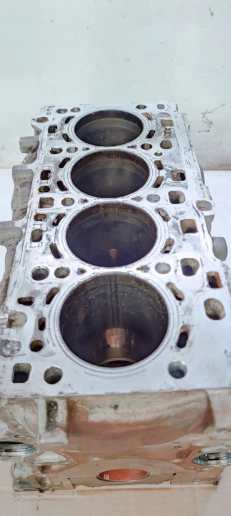 BLOK SILNIKA AUDI A6 C8 DFB 2.0 TDI 05L103023