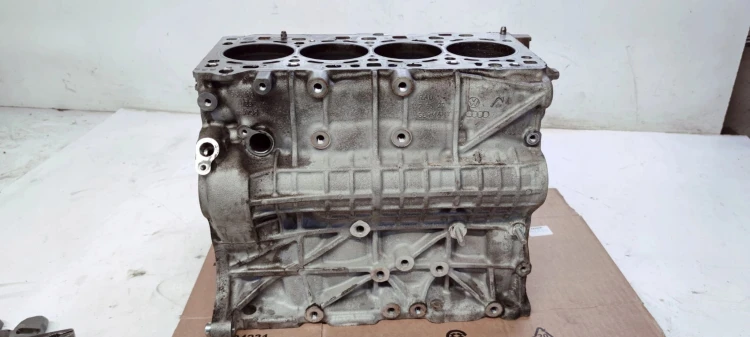 BLOK SILNIKA AUDI A6 C8 DFB 2.0 TDI 05L103023