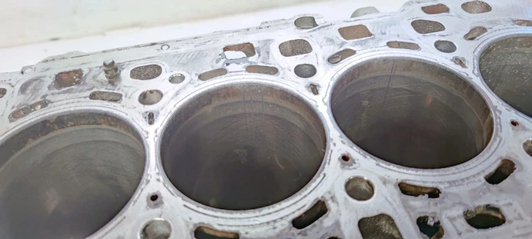 BLOK SILNIKA AUDI A6 C8 DFB 2.0 TDI 05L103023