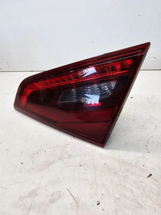 LAMPA PRAWY TYŁ LED W KLAPĘ AUDI A3 8V SPORTBACK 8V4945094A