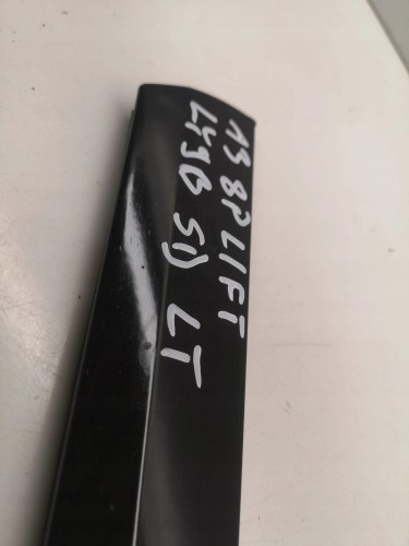 LISTWA DRZWI LEWY TYŁ AUDI A3 8P LIFT 5D LY9B