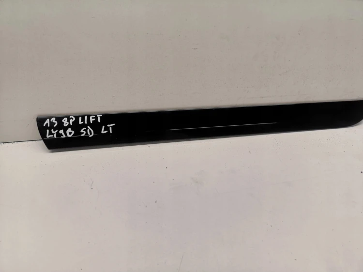 LISTWA DRZWI LEWY TYŁ AUDI A3 8P LIFT 5D LY9B