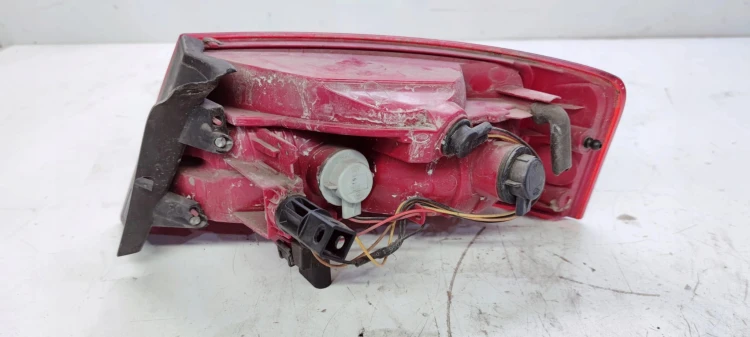 LAMPA LEWY TYŁ Z BŁOTNIKA AUDI A5 8T COUPE 8T0945095