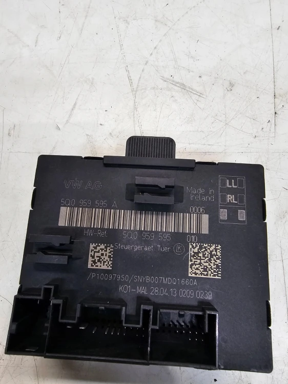 MODUŁ STEROWNIK DRZWI AUDI A3 8V 5Q0959595A