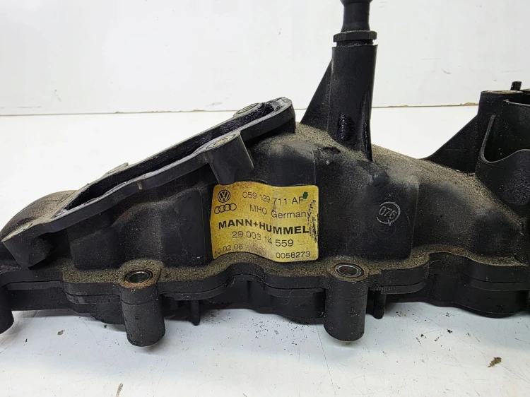 KOLEKTOR SSĄCY AUDI A4 B7 A6 C6 2.7 3.0 TDI 059129711AF