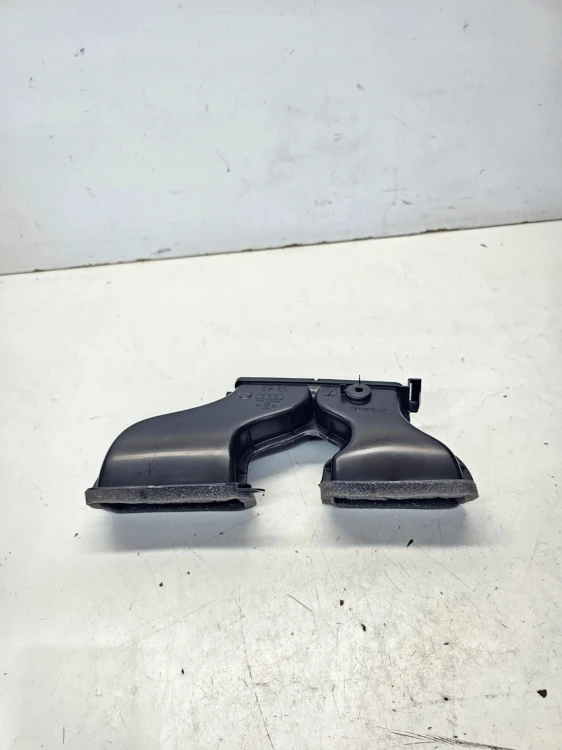 KIEROWNICA POWIETRZA WLOT KANAŁ AUDI Q5 80A FY 80B819723