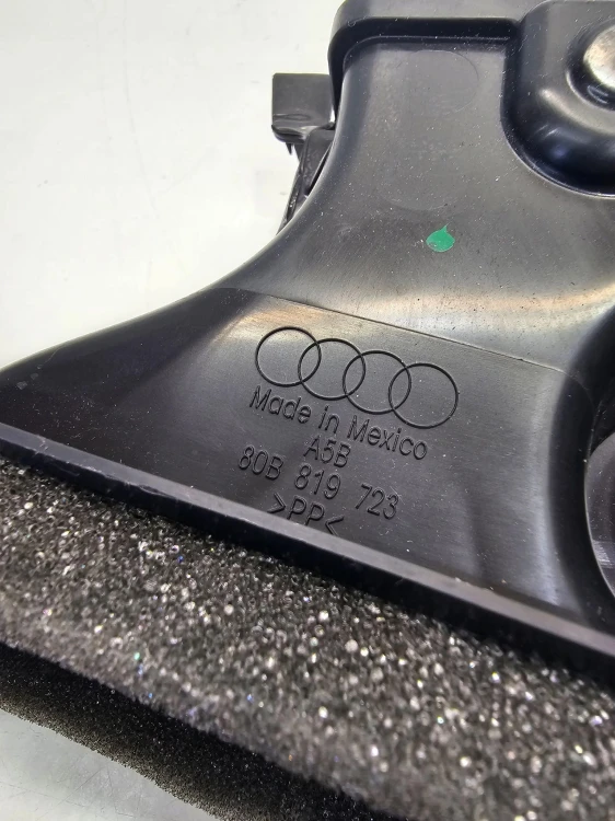 KIEROWNICA POWIETRZA WLOT KANAŁ AUDI Q5 80A FY 80B819723