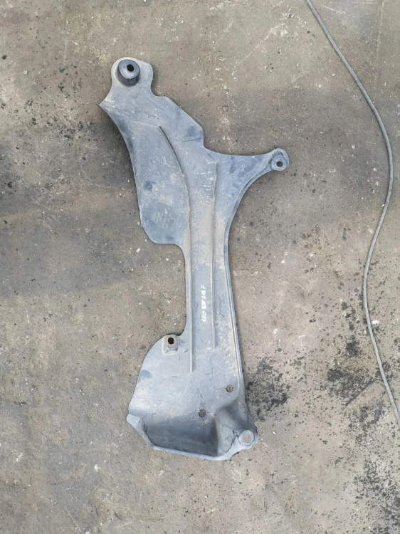 OSŁONA PODWOZIA AUDI A4 B6 B7 LEWA 8E0825219F