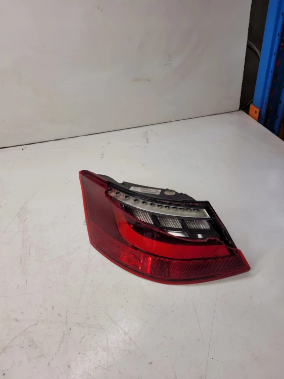 LAMPA LEWY TYŁ AUDI A3 8V 3 DRZWI 8V3945095B