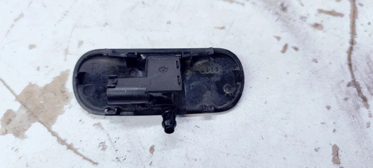 DYSZA SPRYSKIWACZA PRAWA AUDI A7 4G8955988