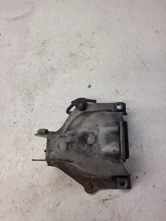 OSŁONA PODUSZKI SILNIKA LEWA AUDI A4 A5 8K0399059