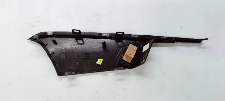 DEKOR DRZWI LEWY PRZÓD AUDI A4 B9 8W0959521A