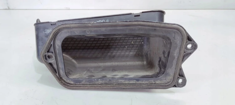 WLOT DOLOT POWIETRZA AUDI A4 B8 A5 8K1819904A ***2***