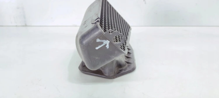 WLOT DOLOT POWIETRZA AUDI A4 B8 A5 8K1819904A ***2***