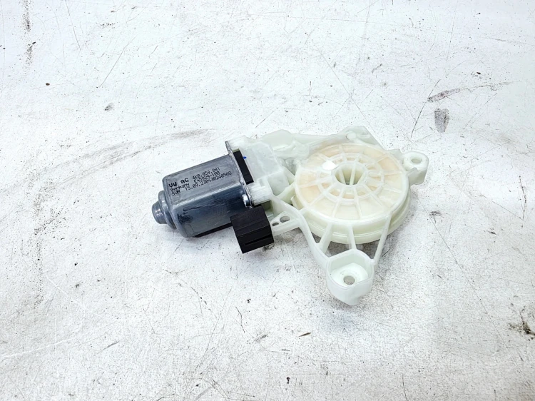 SILNICZEK PODNOSZENIA SZYBY PRAWY TYŁ AUDI Q4 E-TRON 4K0959881