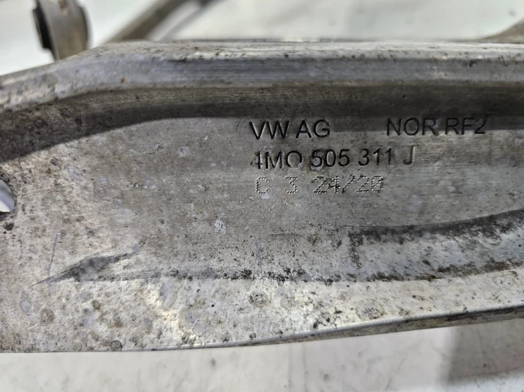 WAHACZE ZWROTNICA LEWY TYŁ AUDI Q7 4M 4M0505311J 4M0505431AJ