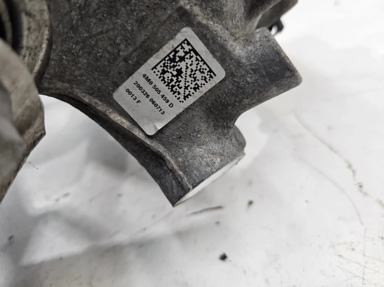 WAHACZE ZWROTNICA LEWY TYŁ AUDI Q7 4M 4M0505311J 4M0505431AJ