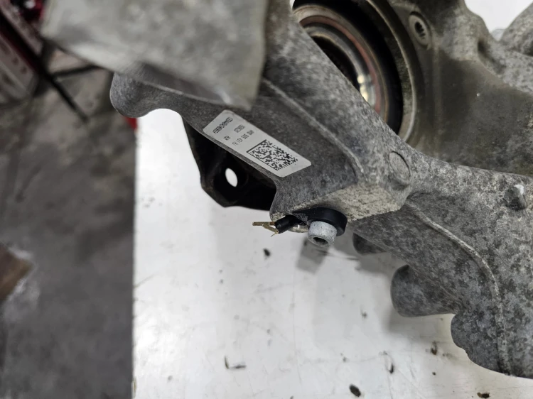 WAHACZE ZWROTNICA LEWY TYŁ AUDI Q7 4M 4M0505311J 4M0505431AJ