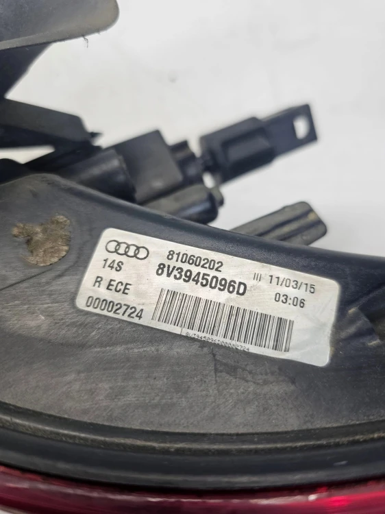 LAMPA PRAWY TYŁ AUDI A3 8V 3 DRZWI 8V3945096D LED