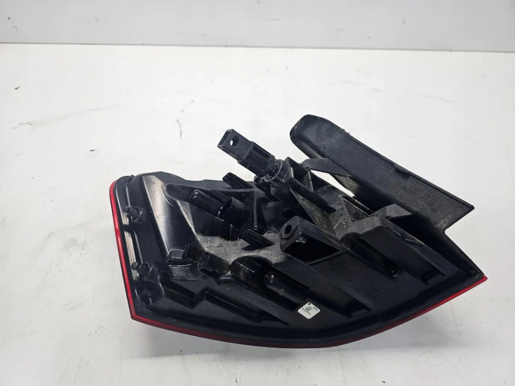 LAMPA PRAWY TYŁ AUDI A3 8V 3 DRZWI 8V3945096D LED