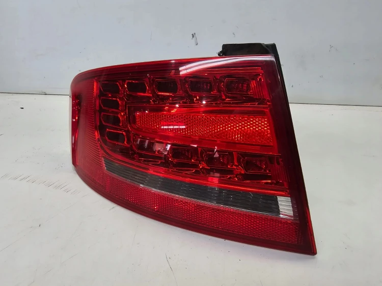 LAMPA LEWY TYŁ W BŁOTNIK AUDI A4 B8 8K5945095K LED