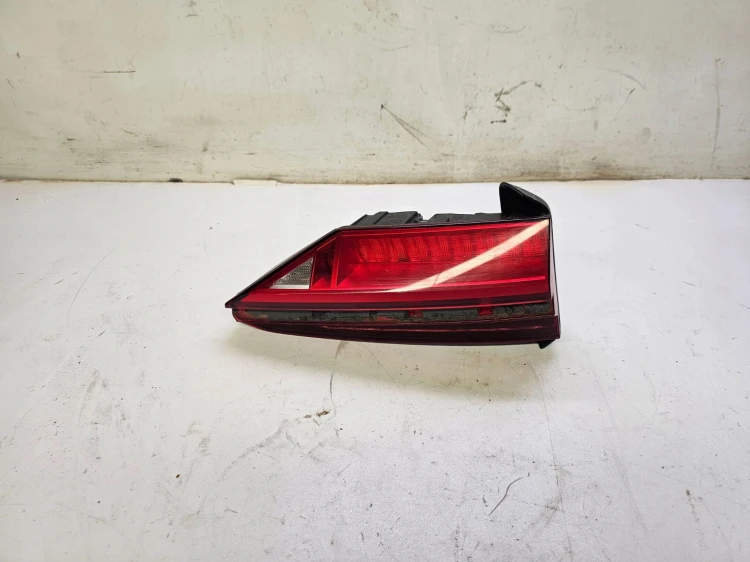 LAMPA LEWY TYŁ W KLAPĘ AUDI A6 C8 4K5945075