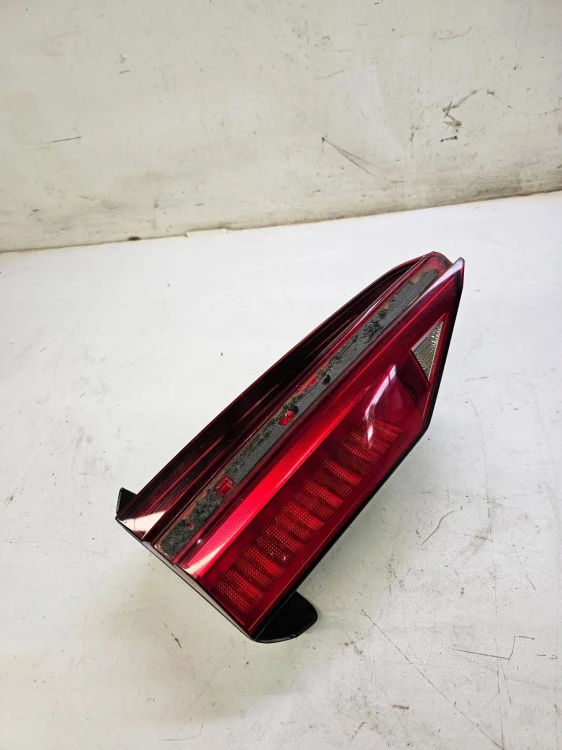 LAMPA LEWY TYŁ W KLAPĘ AUDI A6 C8 4K5945075