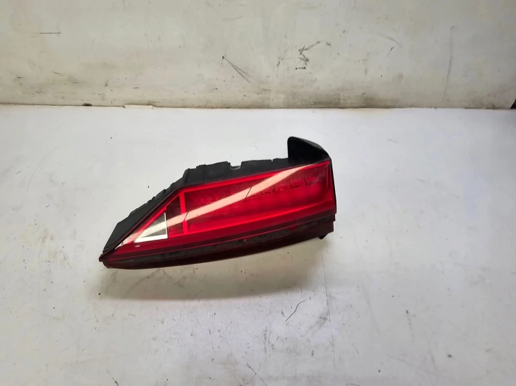 LAMPA LEWY TYŁ W KLAPĘ AUDI A6 C8 4K5945075