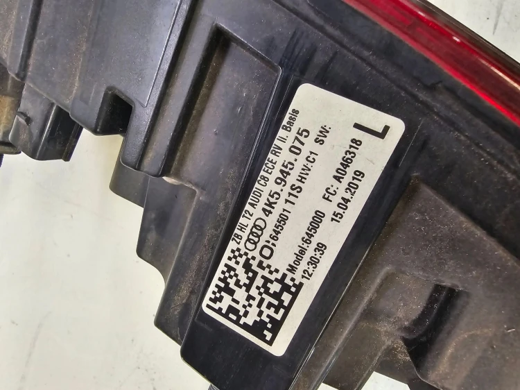 LAMPA LEWY TYŁ W KLAPĘ AUDI A6 C8 4K5945075