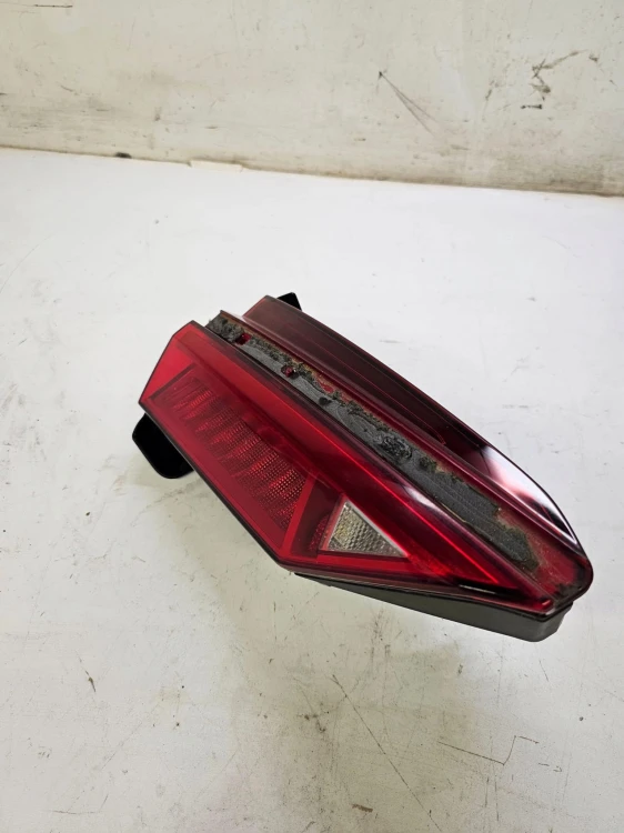 LAMPA LEWY TYŁ W KLAPĘ AUDI A6 C8 4K5945075