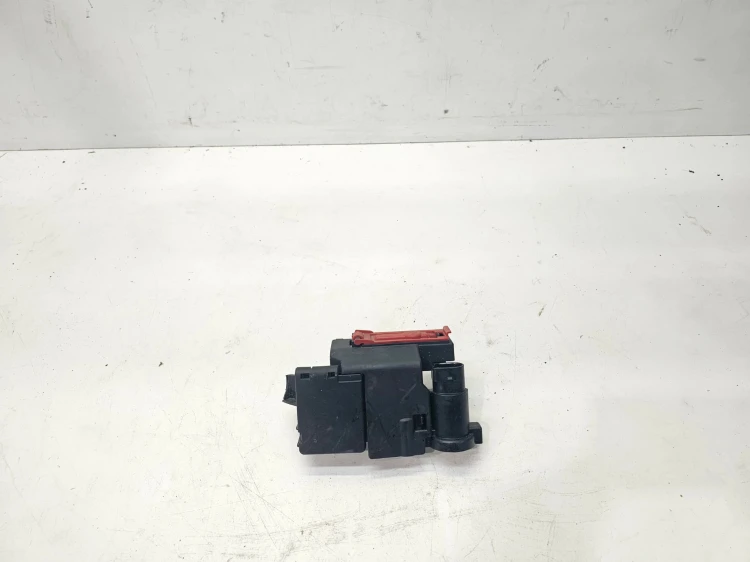 ROZDZIELACZ PRĄDU KLEMA + AUDI Q5 80A FY 80A941823A 8W0941824AQ