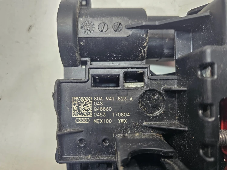 ROZDZIELACZ PRĄDU KLEMA + AUDI Q5 80A FY 80A941823A 8W0941824AQ