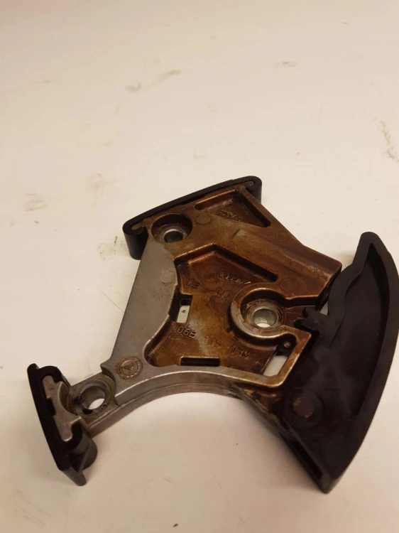 NAPINACZ ŁAŃCUCHA ROZRZĄDU AUDI 2.0 TFSI 06B115130