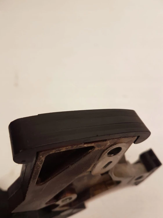 NAPINACZ ŁAŃCUCHA ROZRZĄDU AUDI 2.0 TFSI 06B115130