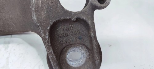 MOCOWANIE ŁAPA PODPORA SKRZYNI BIEGÓW AUDI A4 B6 B7 8E0399263S