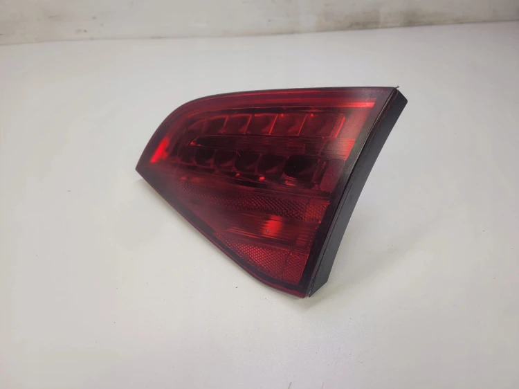 LAMPA PRAWY TYŁ AUDI A4 B8 KOMBI LED 8K9945094B