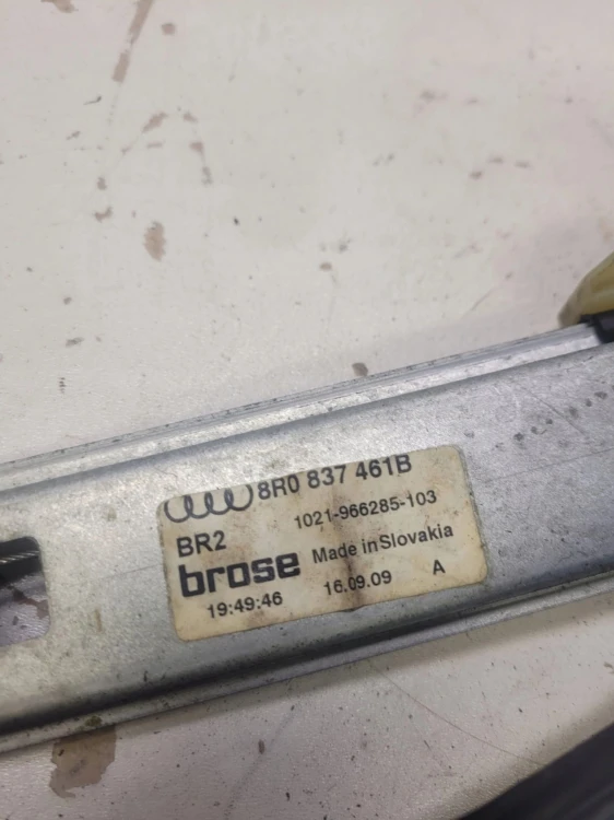 MECHANIZM SZYBY LEWY PRZÓD AUDI Q5 8R0837461B