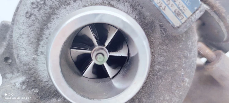 TURBOSPRĘŻARKA VW AUDI A4 A6 A5 03L145702D 2.0 TDI