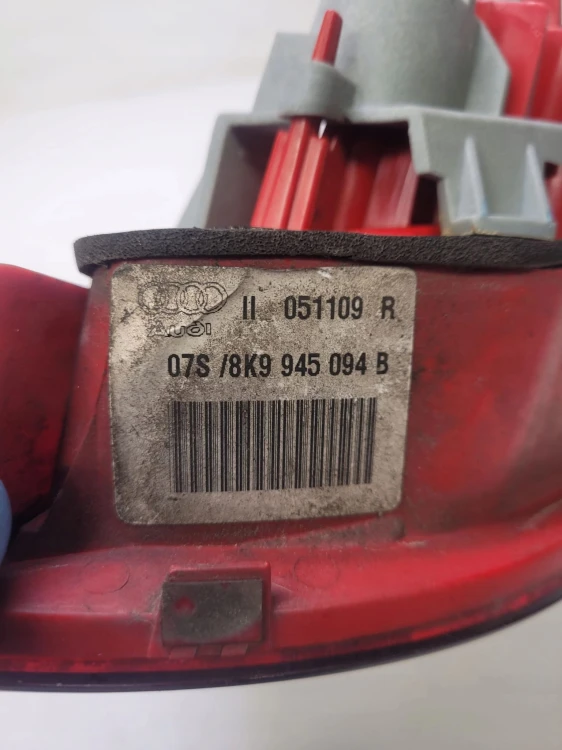 LAMPA PRAWY TYŁ AUDI A4 B8 KOMBI LED 8K9945094B