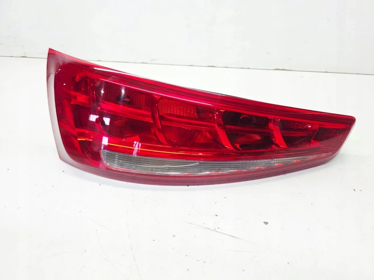 LAMPA LEWY TYŁ AUDI Q3 8U 8U0945093 ZWYKŁA NA ŻARÓWKI
